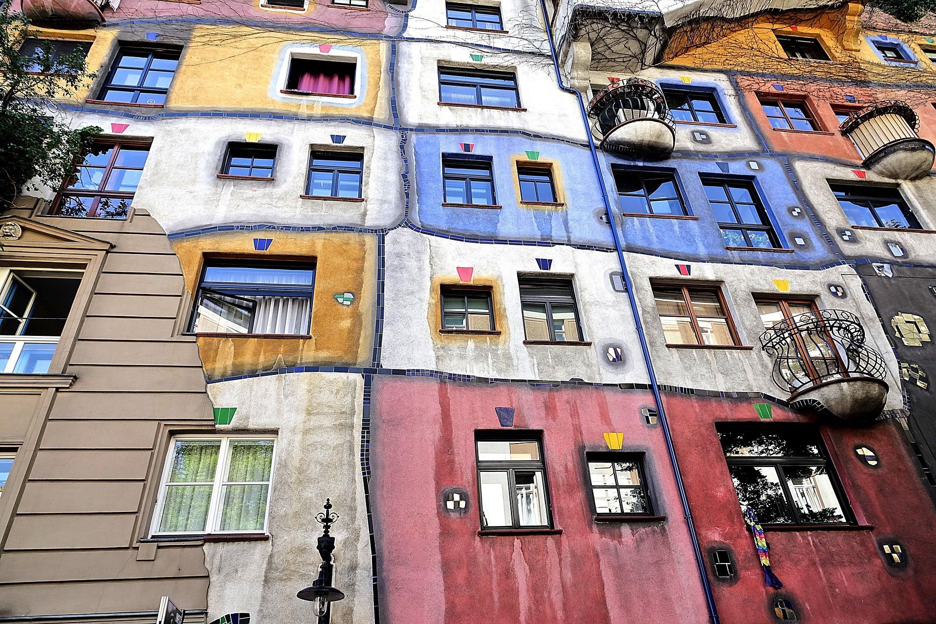 Lebendige Kunst: Dein Bild im Hundertwasser-Stil