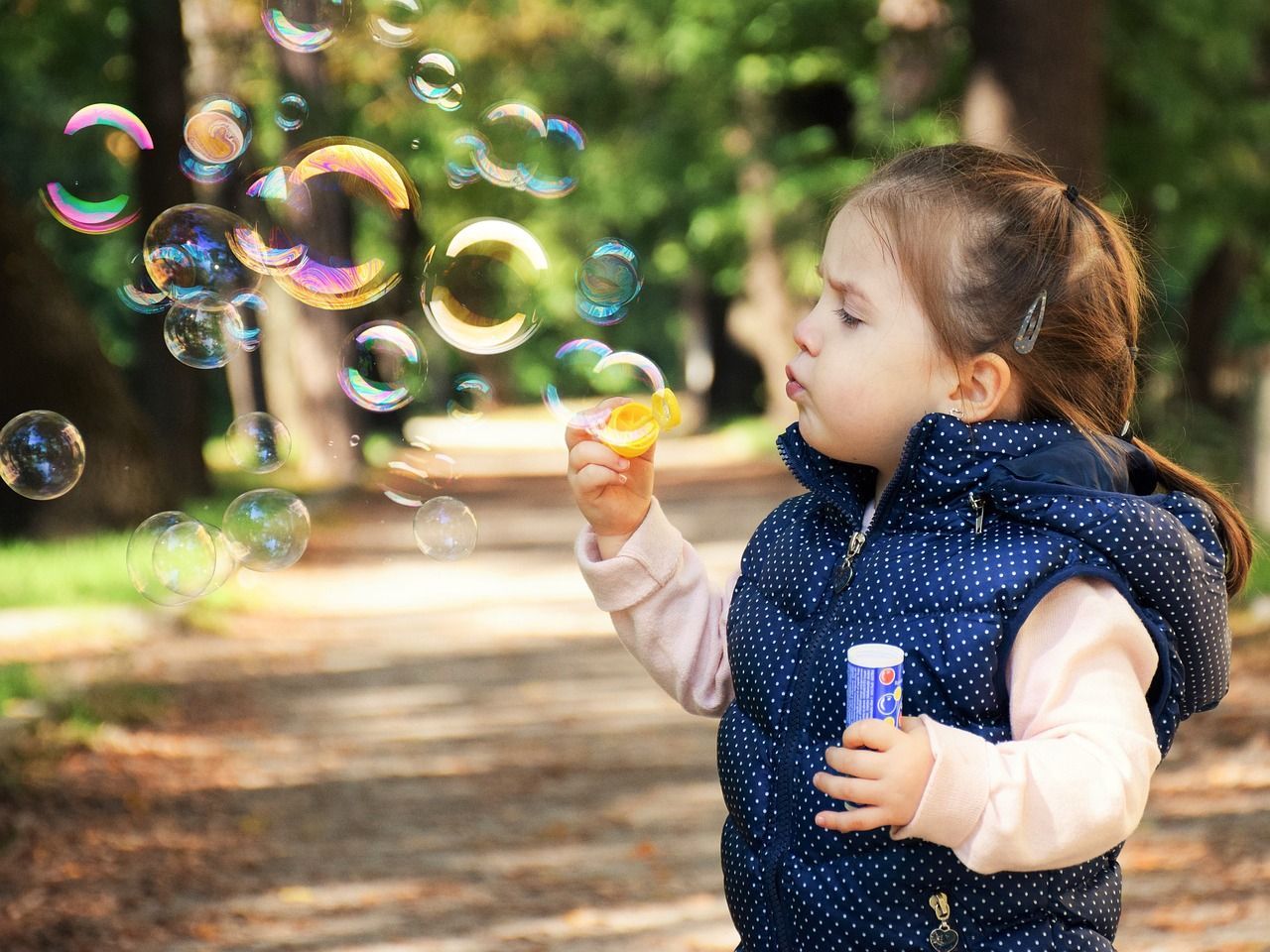 Zwischen Trotzphase und Kuschelmoment: Erziehungs--Know-how online: Bedürfnisorientierte Erziehung