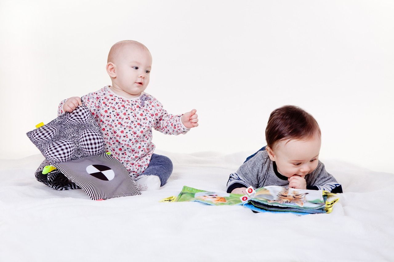 Zwischen Nähe und Neugier - Gemeinsam wachsen im ersten Lebensjahr